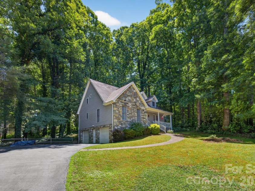 163 Canaan Drive, Candler, NC 28715.  MLS# CAR4395020, YatesRealty ID 31269. 