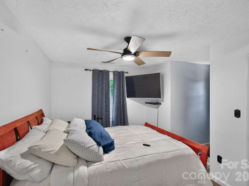 163 Canaan Drive, Candler, NC 28715.  MLS# CAR4395020, YatesRealty ID 31269. 