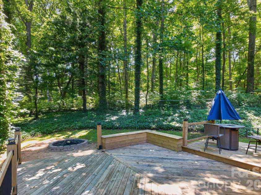 163 Canaan Drive, Candler, NC 28715.  MLS# CAR4395020, YatesRealty ID 31269. 