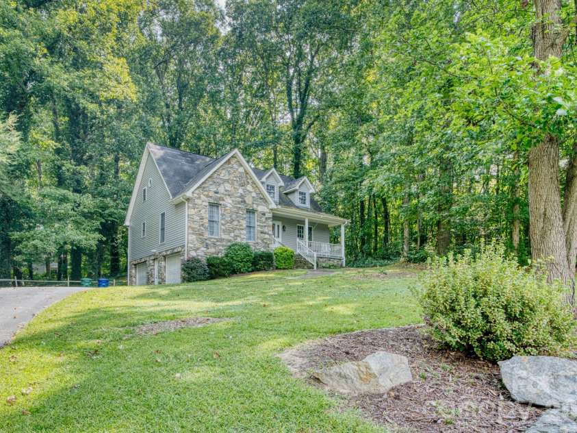 163 Canaan Drive, Candler, NC 28715.  MLS# CAR4426253, YatesRealty ID 31269. 