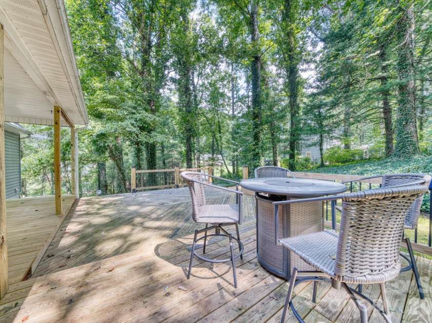 163 Canaan Drive, Candler, NC 28715.  MLS# CAR4426253, YatesRealty ID 31269. 