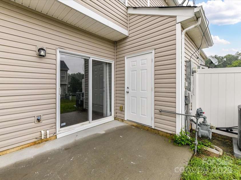 3516 Calpella Court, Charlotte, NC 28262.  MLS# CAR4290100, YatesRealty ID 31269. 