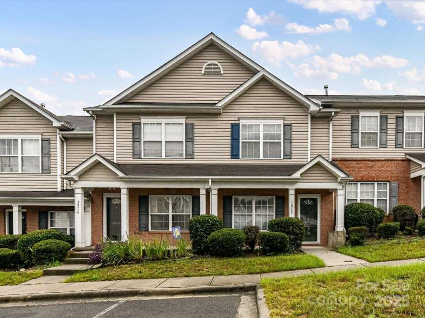 3516 Calpella Court, Charlotte, NC 28262.  MLS# CAR4290100, YatesRealty ID 31269. Convenient Parking Spaces