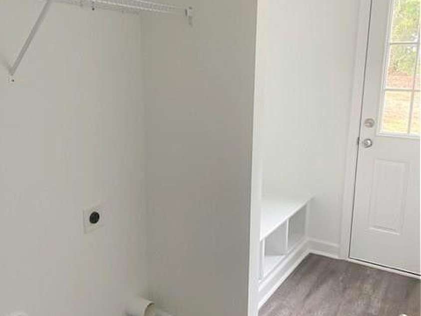 285 Steele Street, Salisbury, NC 28144.  MLS# CAR4277373, YatesRealty ID 3127. Drop Zone