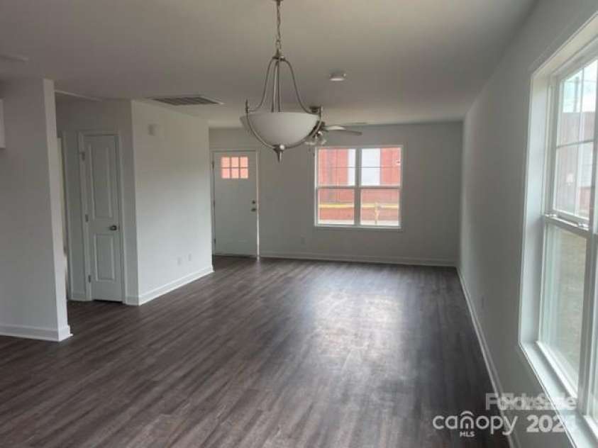 285 Steele Street, Salisbury, NC 28144.  MLS# CAR4277373, YatesRealty ID 3127. Open Floor Plan