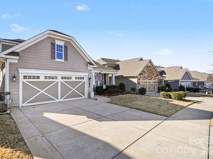 8407 Festival Way, Charlotte, NC 28215.  MLS# CAR4330612, YatesRealty ID 3127. 