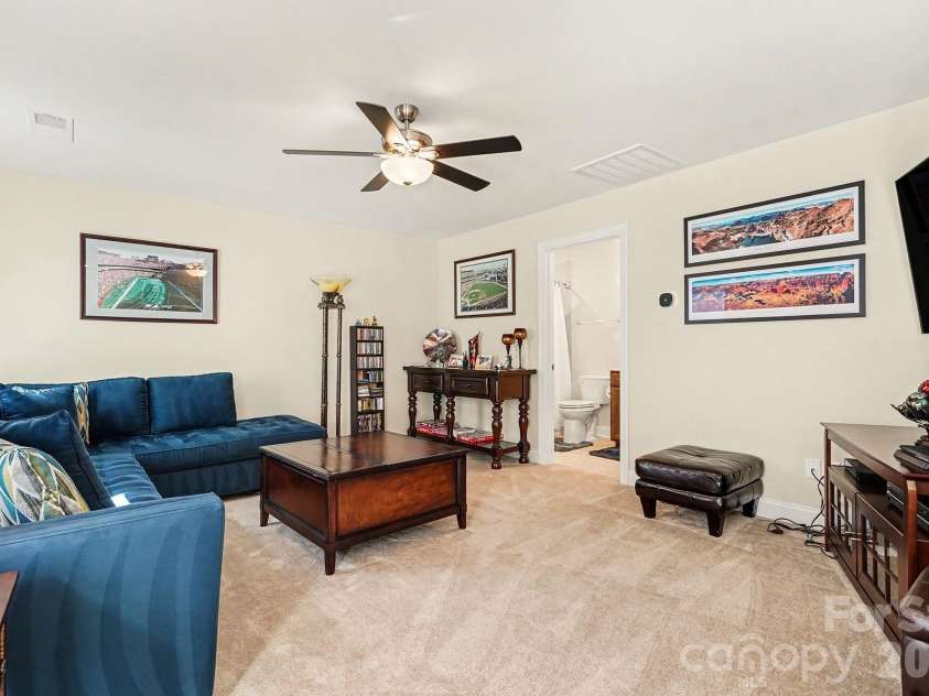 8407 Festival Way, Charlotte, NC 28215.  MLS# CAR4330612, YatesRealty ID 3127. 