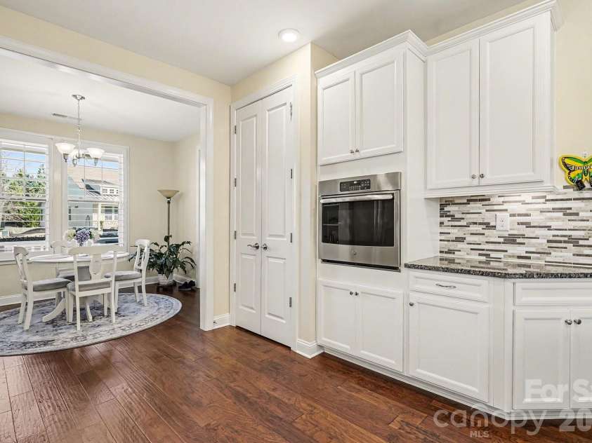 8407 Festival Way, Charlotte, NC 28215.  MLS# CAR4330612, YatesRealty ID 3127. 