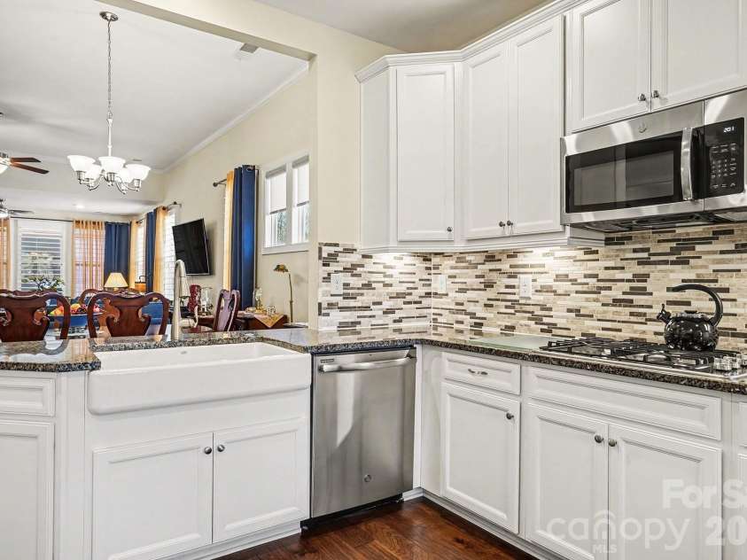 8407 Festival Way, Charlotte, NC 28215.  MLS# CAR4330612, YatesRealty ID 3127. 