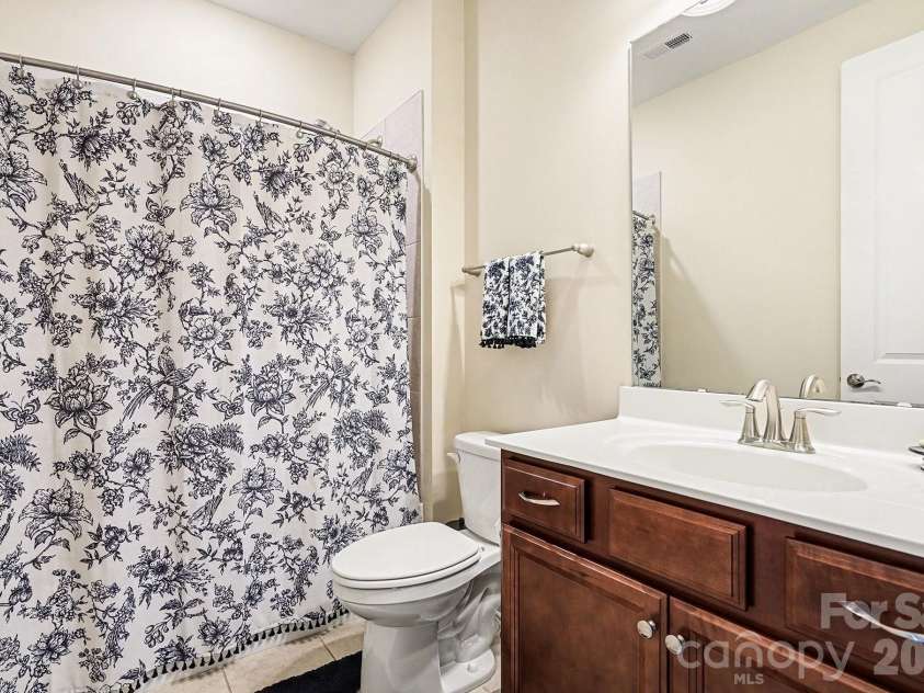 8407 Festival Way, Charlotte, NC 28215.  MLS# CAR4330612, YatesRealty ID 3127. 