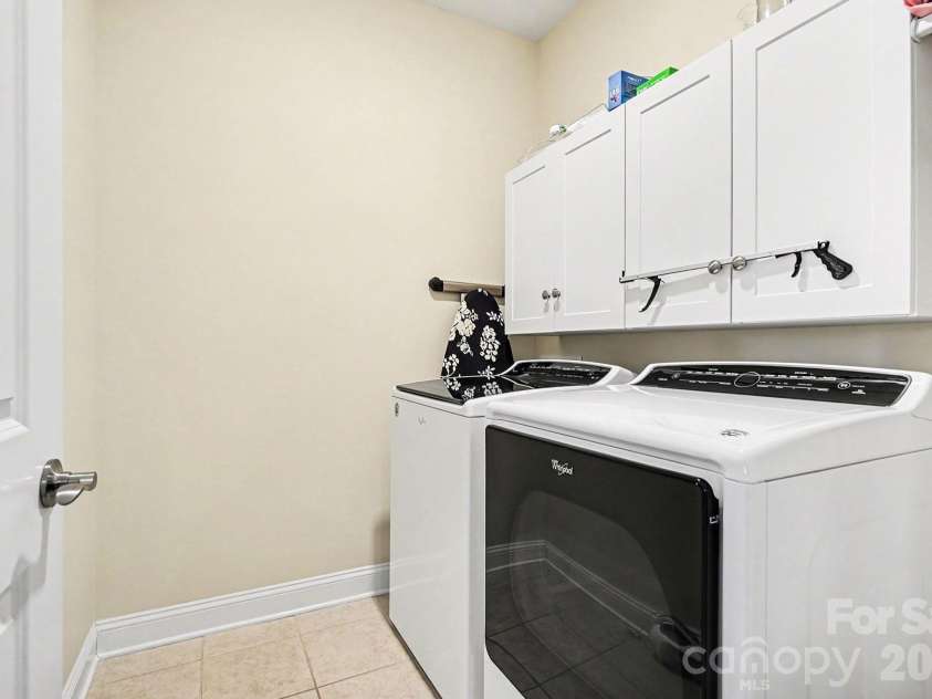 8407 Festival Way, Charlotte, NC 28215.  MLS# CAR4330612, YatesRealty ID 3127. 