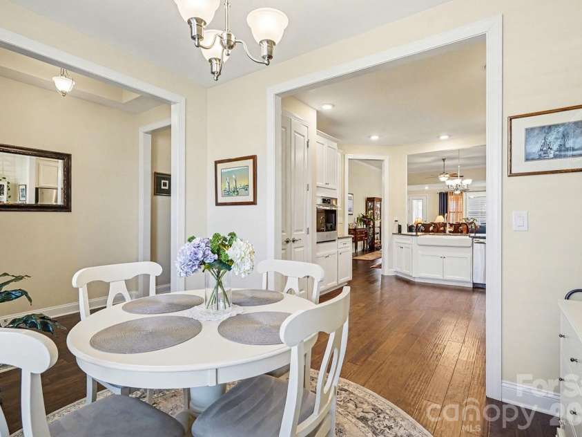 8407 Festival Way, Charlotte, NC 28215.  MLS# CAR4330612, YatesRealty ID 3127. 