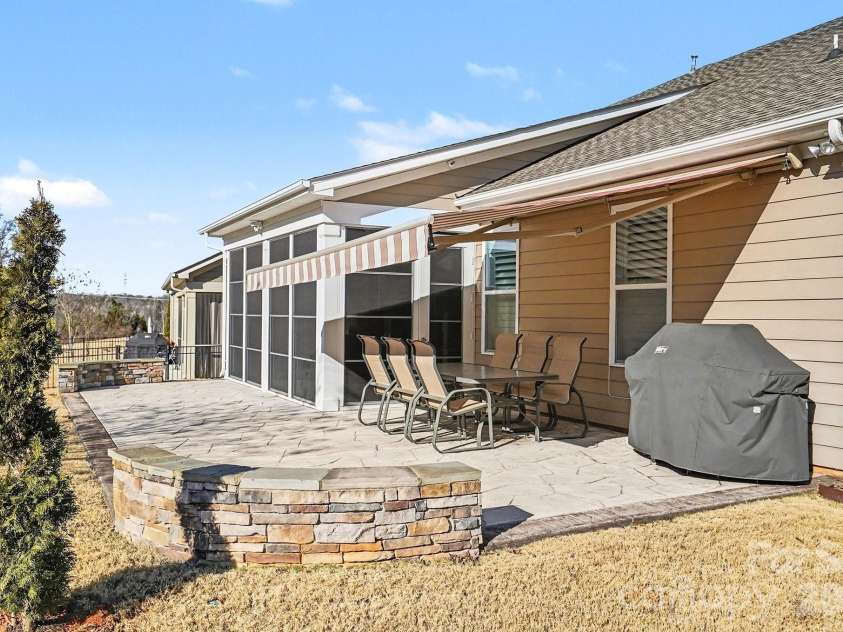 8407 Festival Way, Charlotte, NC 28215.  MLS# CAR4330612, YatesRealty ID 3127. 