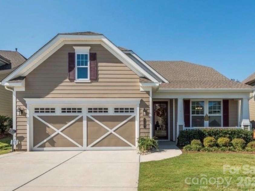 8407 Festival Way, Charlotte, NC 28215.  MLS# CAR4330612, YatesRealty ID 3127. 