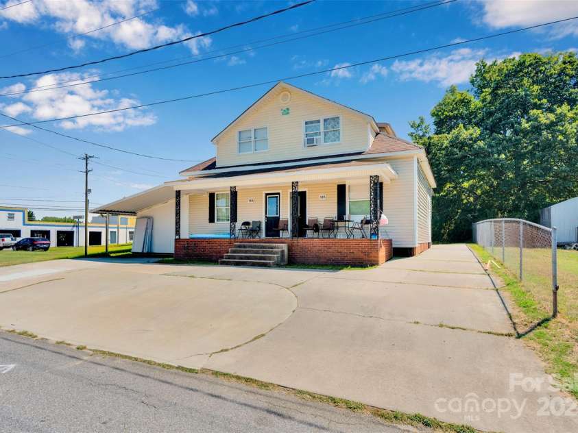 103 W 13th Street, Kannapolis, NC 28081.  MLS# CAR4284889, YatesRealty ID 31270. 3 units total