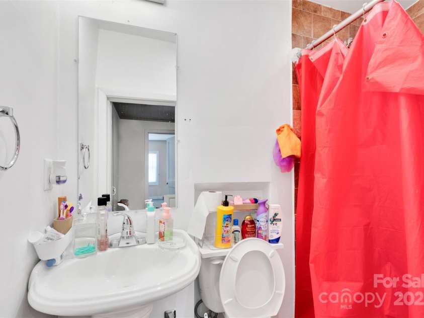 103 W 13th Street, Kannapolis, NC 28081.  MLS# CAR4284889, YatesRealty ID 31270. Upstairs Unit-Rented