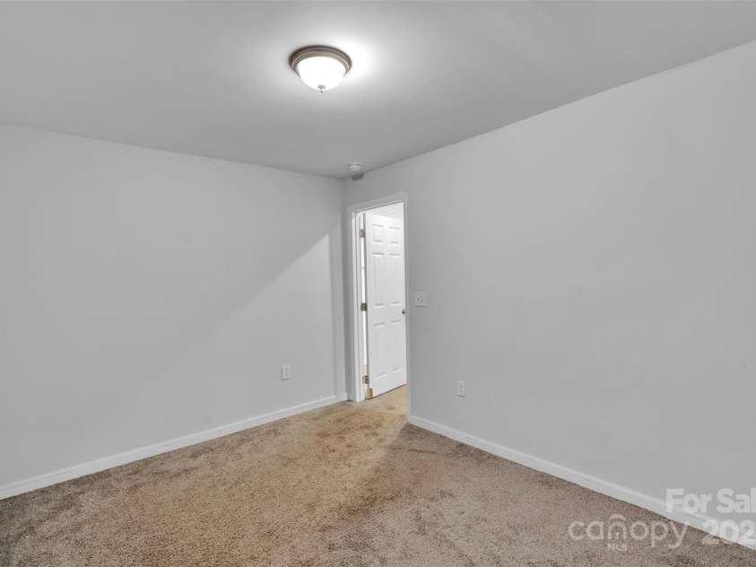 103 W 13th Street, Kannapolis, NC 28081.  MLS# CAR4284889, YatesRealty ID 31270. Vacant unit- Ground Floor