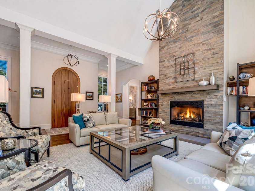 11 Beadle Lane, Asheville, NC 28803.  MLS# CAR4384747, YatesRealty ID 31270. 