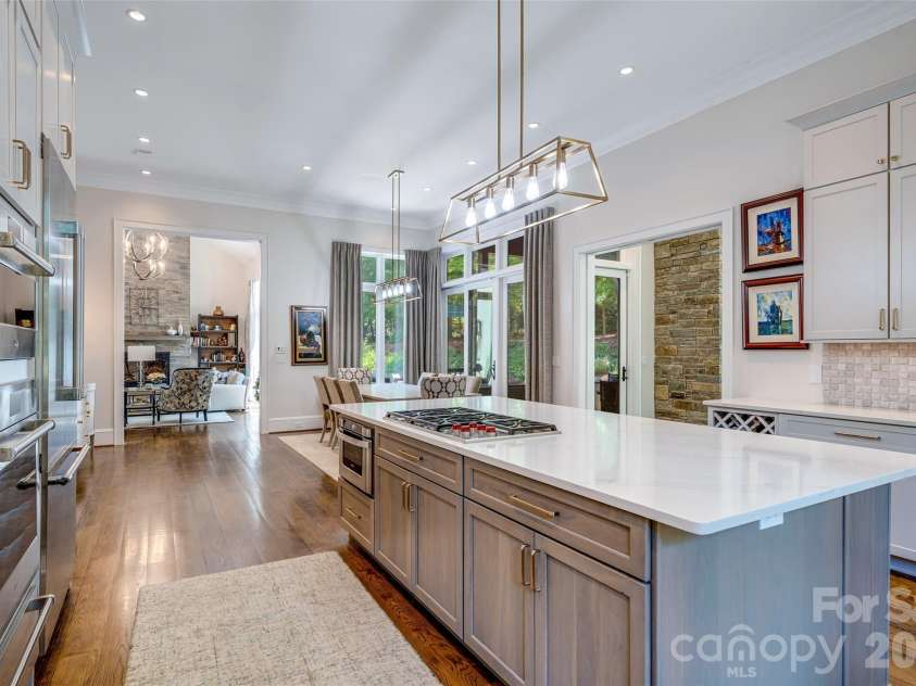 11 Beadle Lane, Asheville, NC 28803.  MLS# CAR4384747, YatesRealty ID 31270. 