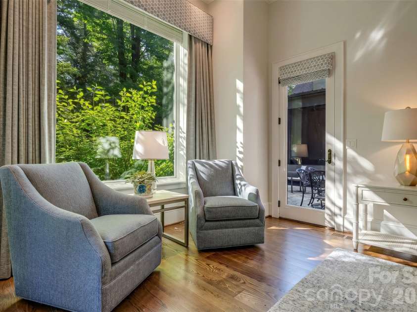 11 Beadle Lane, Asheville, NC 28803.  MLS# CAR4384747, YatesRealty ID 31270. 