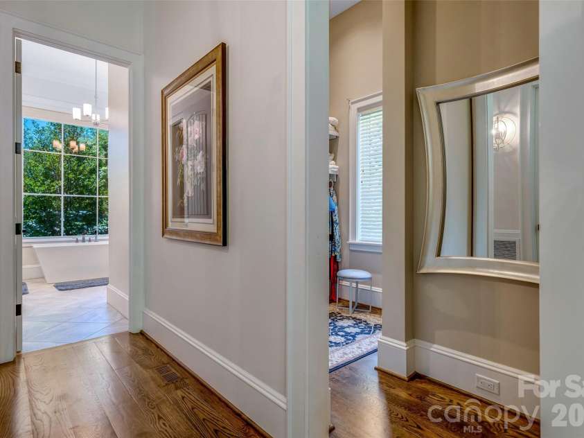 11 Beadle Lane, Asheville, NC 28803.  MLS# CAR4384747, YatesRealty ID 31270. 