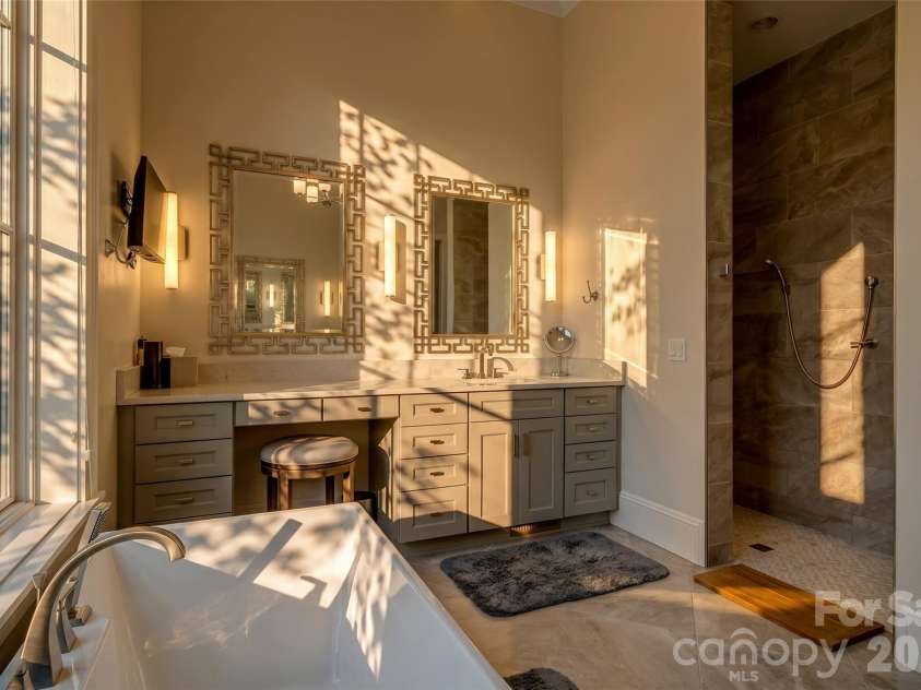 11 Beadle Lane, Asheville, NC 28803.  MLS# CAR4384747, YatesRealty ID 31270. 