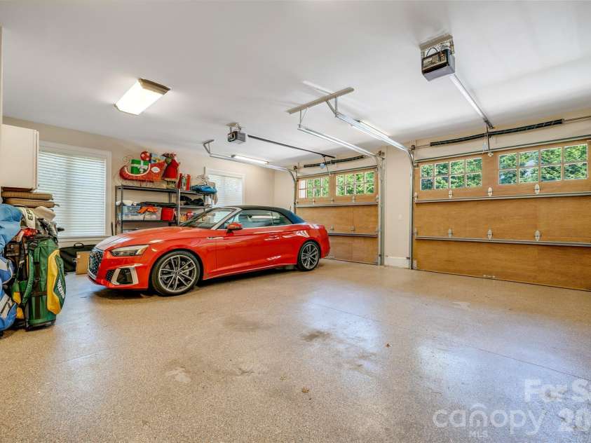 11 Beadle Lane, Asheville, NC 28803.  MLS# CAR4384747, YatesRealty ID 31270. 