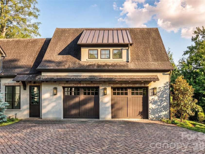 11 Beadle Lane, Asheville, NC 28803.  MLS# CAR4384747, YatesRealty ID 31270. 