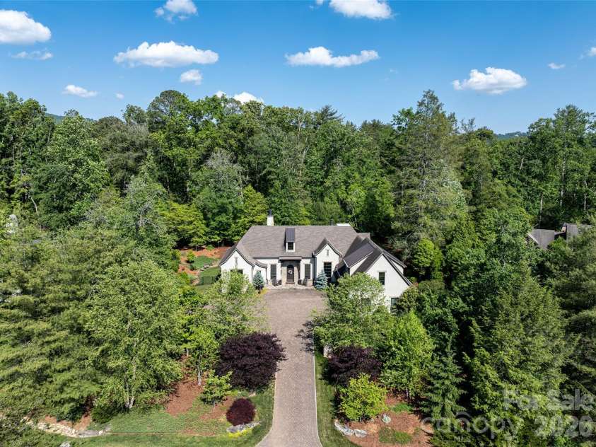 11 Beadle Lane, Asheville, NC 28803.  MLS# CAR4384747, YatesRealty ID 31270. 