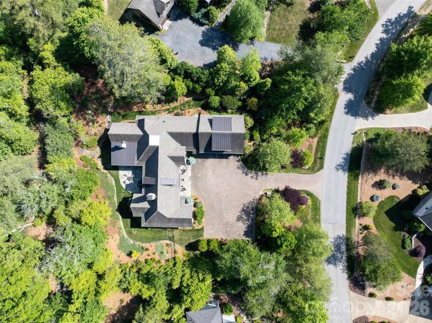 11 Beadle Lane, Asheville, NC 28803.  MLS# CAR4384747, YatesRealty ID 31270. 