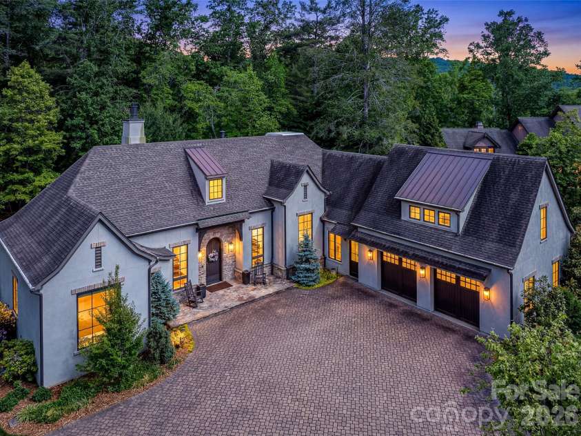 11 Beadle Lane, Asheville, NC 28803.  MLS# CAR4384747, YatesRealty ID 31270. 