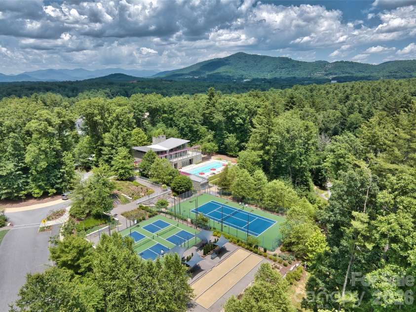 11 Beadle Lane, Asheville, NC 28803.  MLS# CAR4384747, YatesRealty ID 31270. 
