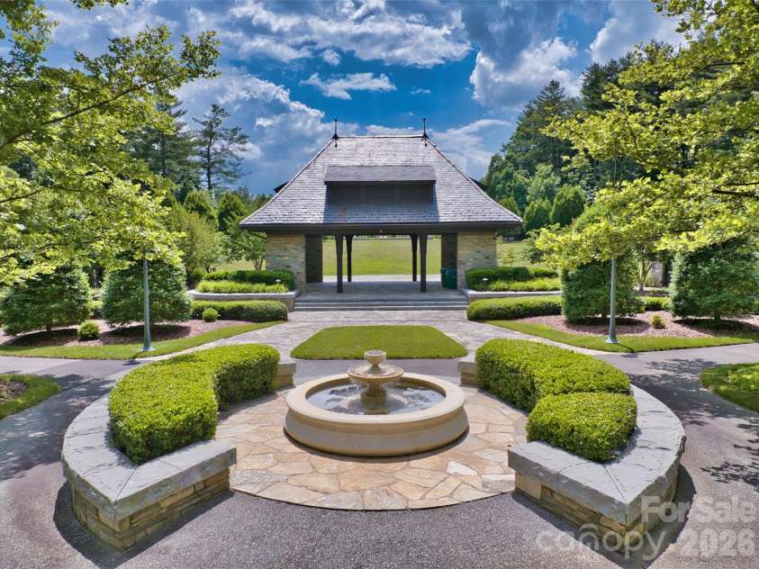 11 Beadle Lane, Asheville, NC 28803.  MLS# CAR4384747, YatesRealty ID 31270. 