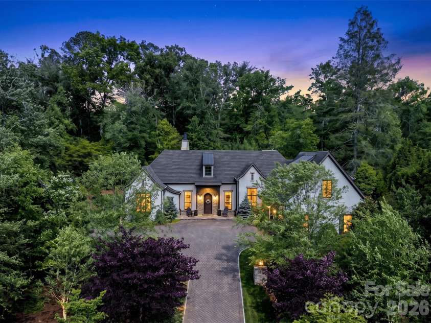 11 Beadle Lane, Asheville, NC 28803.  MLS# CAR4384747, YatesRealty ID 31270. 
