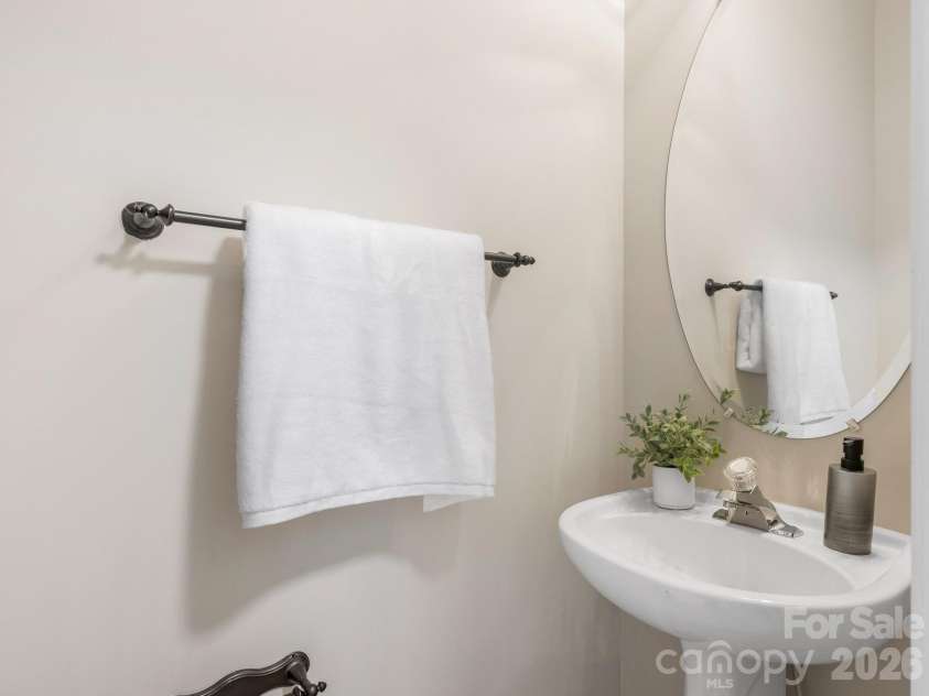 12327 Jessica Place, Charlotte, NC 28269.  MLS# CAR4394102, YatesRealty ID 31271. Half Bathroom