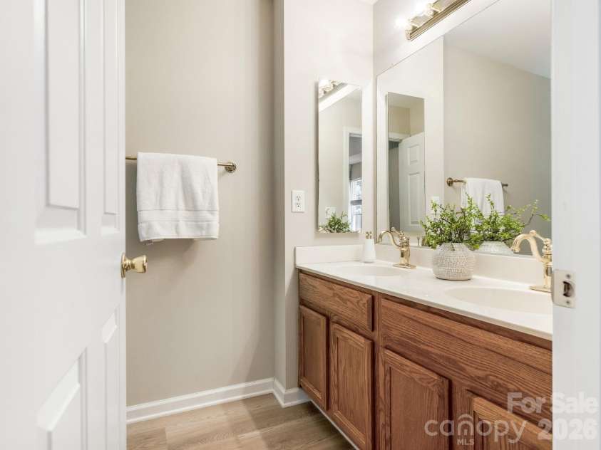 12327 Jessica Place, Charlotte, NC 28269.  MLS# CAR4394102, YatesRealty ID 31271. Primary Bathroom