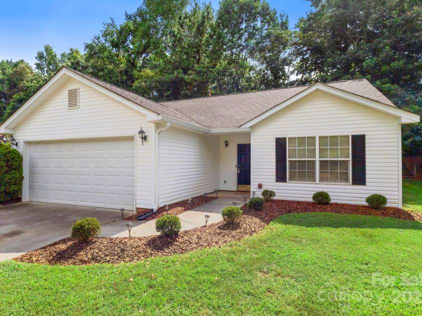 2296 Mancke Drive, Rock Hill, SC 29732.  MLS# CAR4283516, YatesRealty ID 31272. 