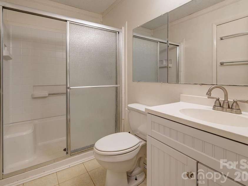 364 Pearson Drive, Asheville, NC 28801.  MLS# CAR4394273, YatesRealty ID 31272. 