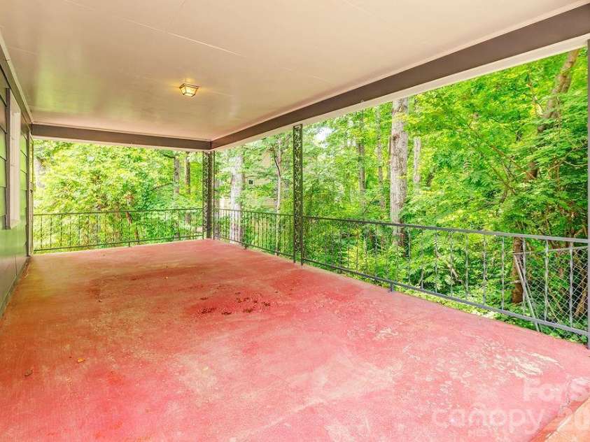364 Pearson Drive, Asheville, NC 28801.  MLS# CAR4394273, YatesRealty ID 31272. 