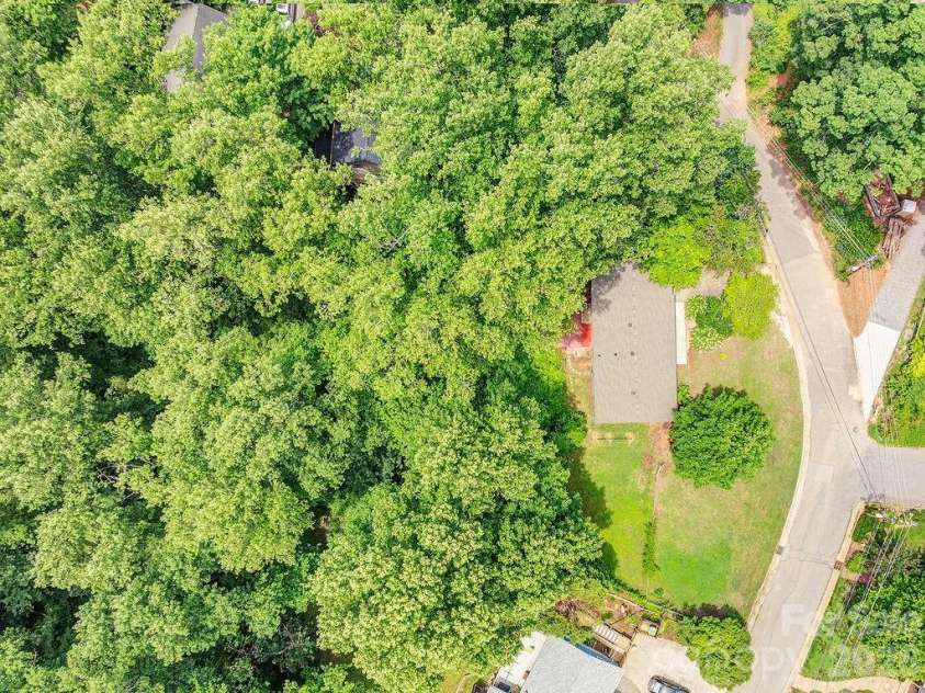 364 Pearson Drive, Asheville, NC 28801.  MLS# CAR4394273, YatesRealty ID 31272. 