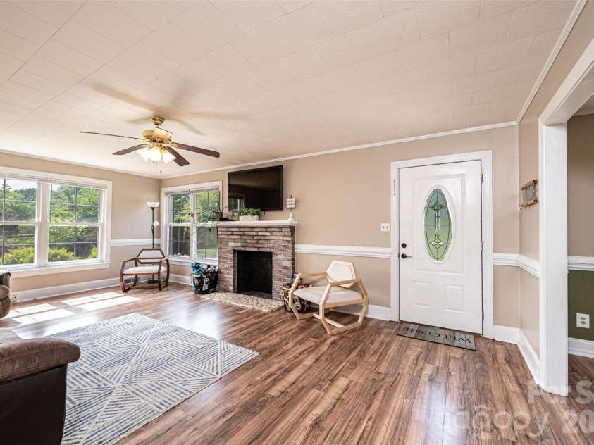 108 Merrywood Drive, Lenoir, NC 28645.  MLS# CAR4395031, YatesRealty ID 31273. 