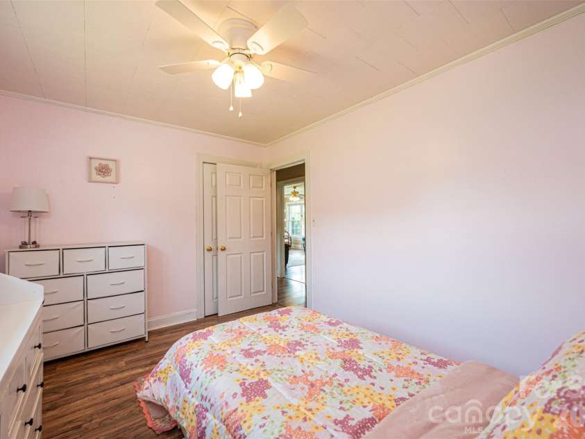 108 Merrywood Drive, Lenoir, NC 28645.  MLS# CAR4395031, YatesRealty ID 31273. 