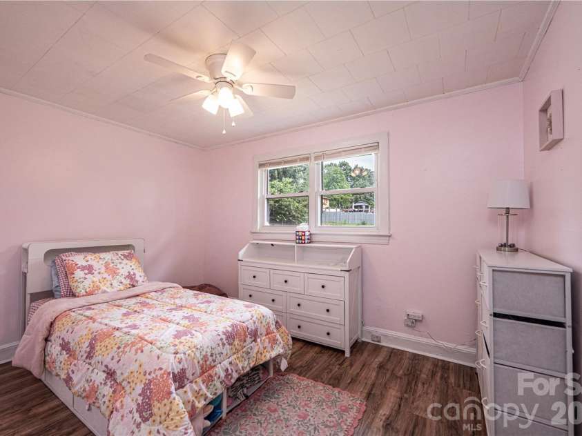 108 Merrywood Drive, Lenoir, NC 28645.  MLS# CAR4395031, YatesRealty ID 31273. 