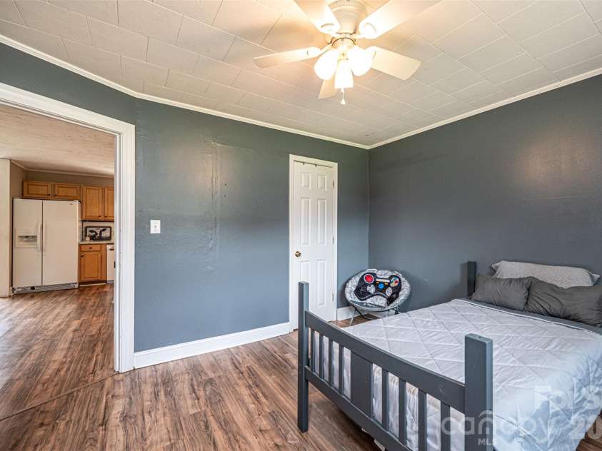 108 Merrywood Drive, Lenoir, NC 28645.  MLS# CAR4395031, YatesRealty ID 31273. 