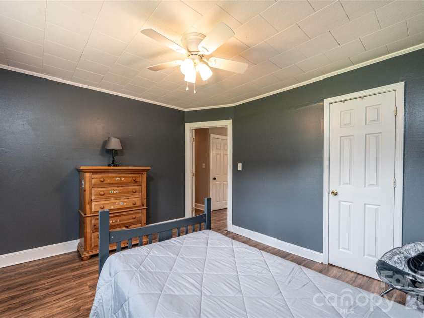 108 Merrywood Drive, Lenoir, NC 28645.  MLS# CAR4395031, YatesRealty ID 31273. 