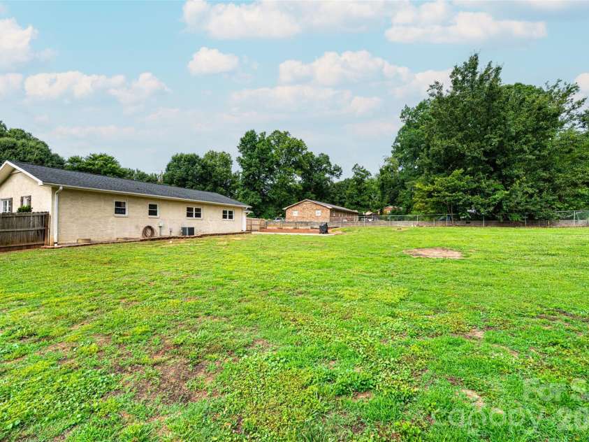 108 Merrywood Drive, Lenoir, NC 28645.  MLS# CAR4395031, YatesRealty ID 31273. 
