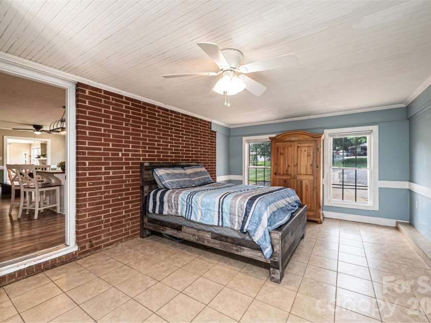 108 Merrywood Drive, Lenoir, NC 28645.  MLS# CAR4395031, YatesRealty ID 31273. Flex/bonus room