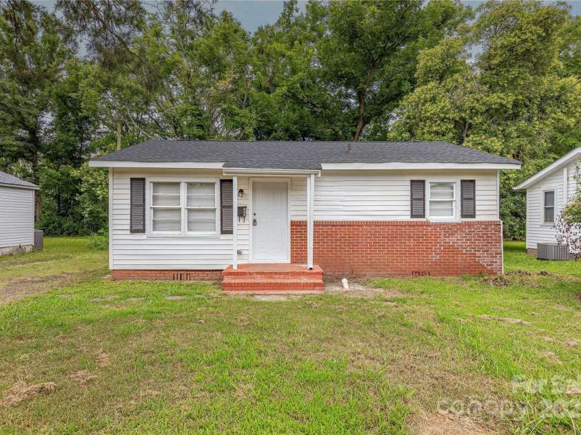 329 Arnold Street, Rock Hill, SC 29730.  MLS# CAR4281210, YatesRealty ID 31274. 