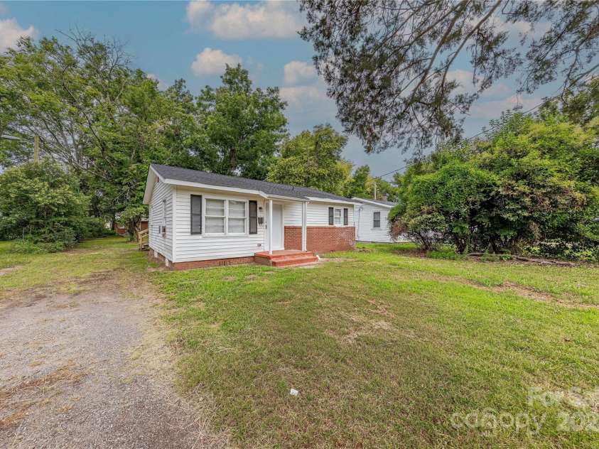 329 Arnold Street, Rock Hill, SC 29730.  MLS# CAR4281210, YatesRealty ID 31274. 