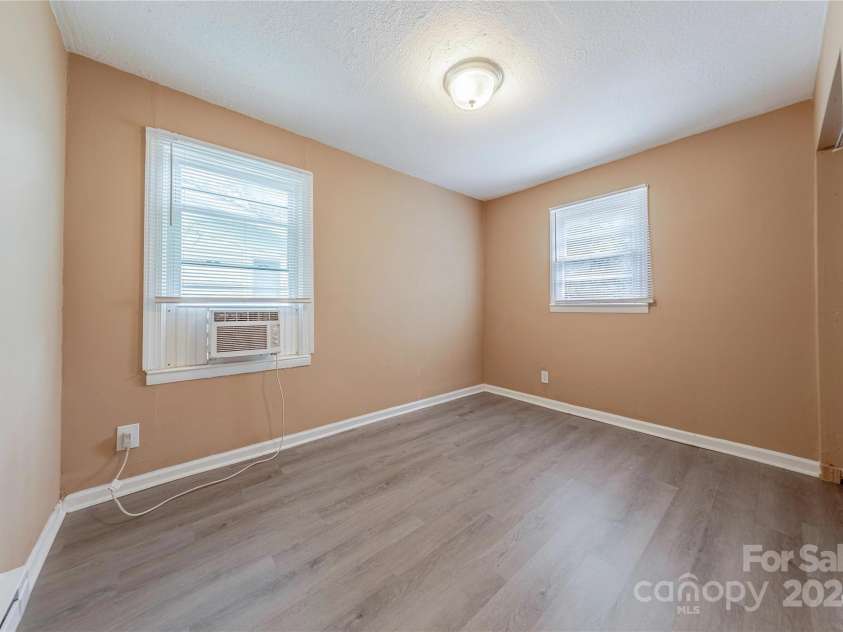 329 Arnold Street, Rock Hill, SC 29730.  MLS# CAR4281210, YatesRealty ID 31274. 